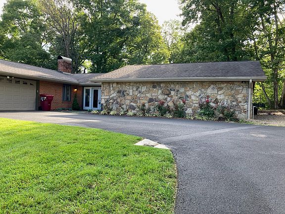 2nd image of 1015 Grace Dr