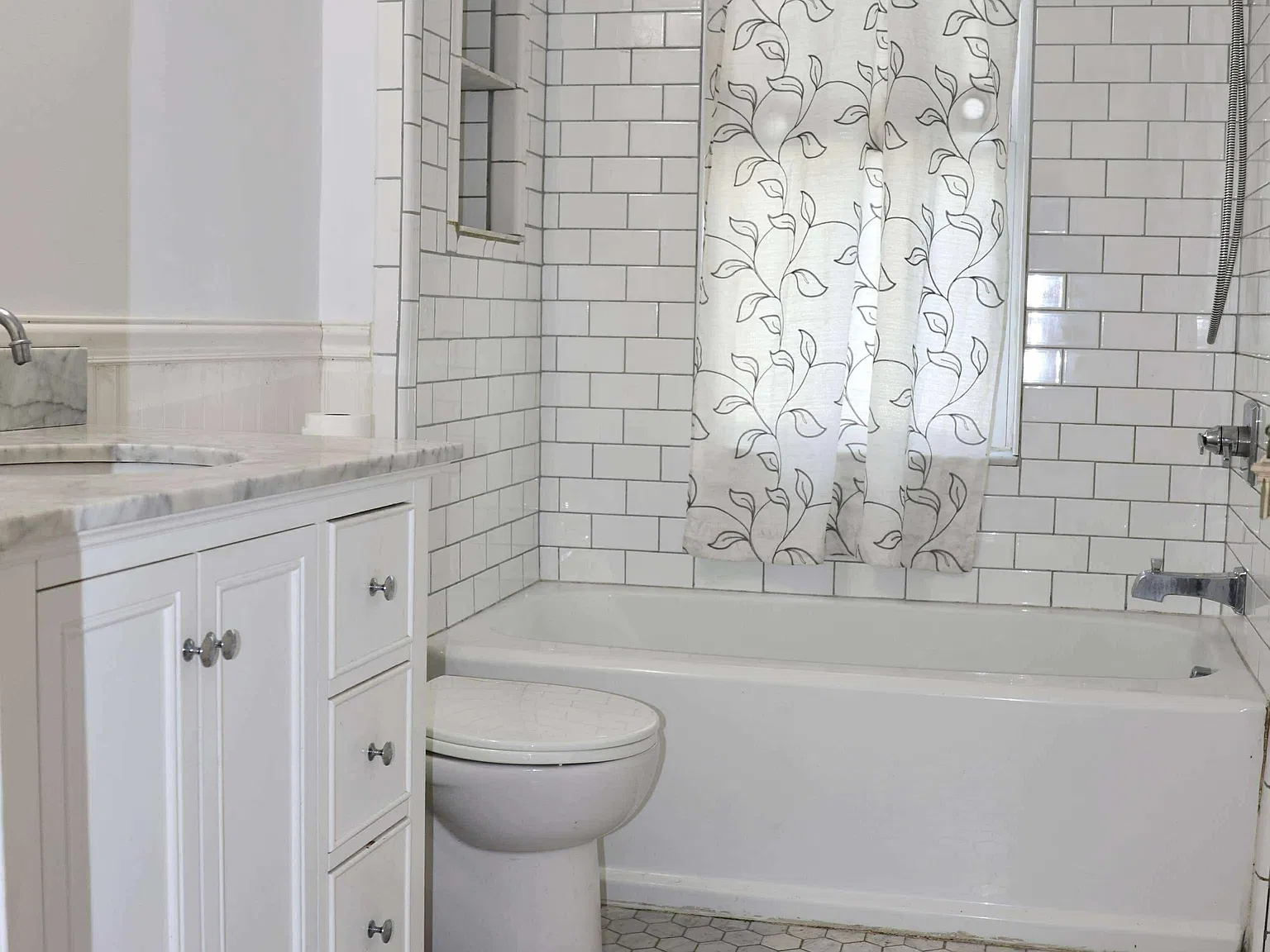 3 bed, 1350 sqft, $3,000 — Photo 2