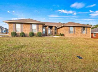5542 Hannah St, Milton, FL 32571