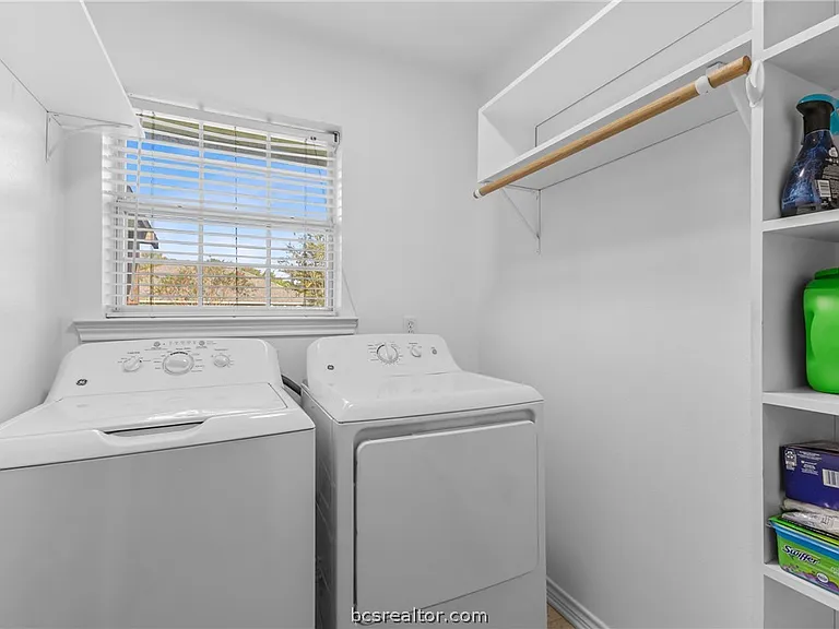1219 Danville Ln — Photo 17