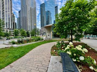 801 Bay St #2002, Toronto, ON M5S 1Y9