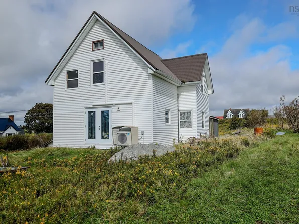 32 Church St, Clarks Harbour, NS B0W 1P0
