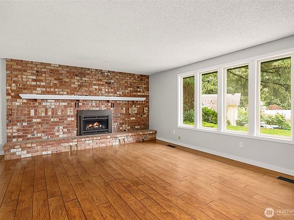 3rd image of 3020 Wilderness Court SE