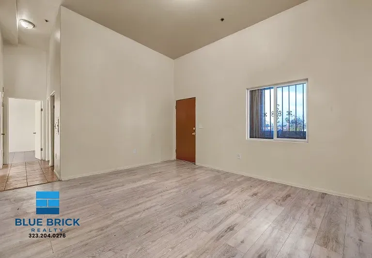 5869 S Figueroa St #3 — Photo 5