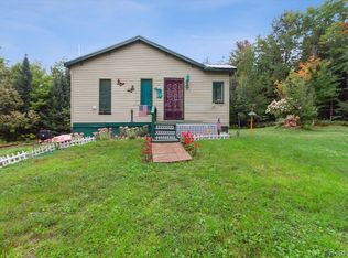 6320 Pincherry Rd, Charlevoix, MI 49720