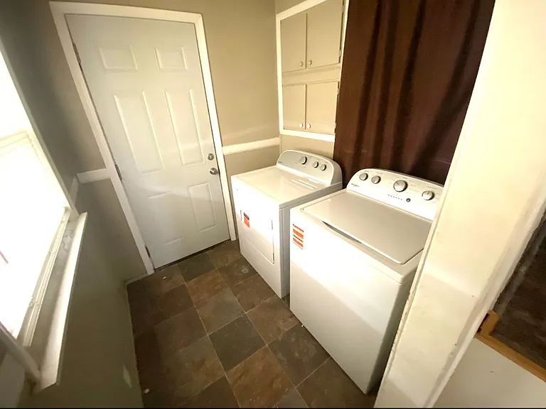 2716 Huntington St — Photo 10