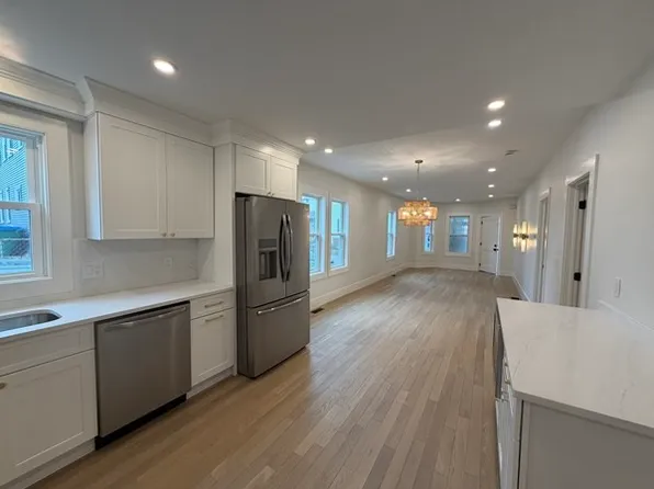 7 Bennett St, Medford, MA 02155