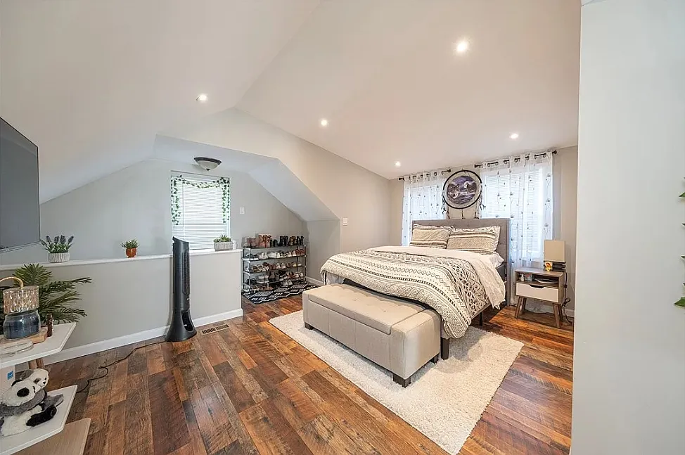 2 bed, 1102 sqft, $2,000 — Photo 3