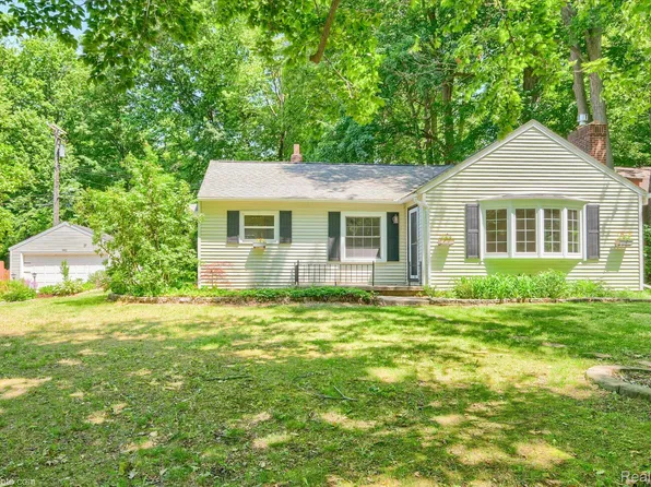 580 N Almont Ave, Imlay City, MI 48444