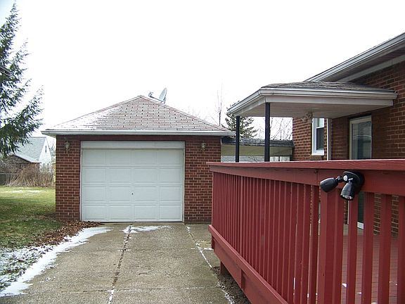 Deck & Garage