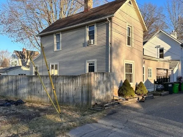 806 N Walnut St, Dover, OH 44622
