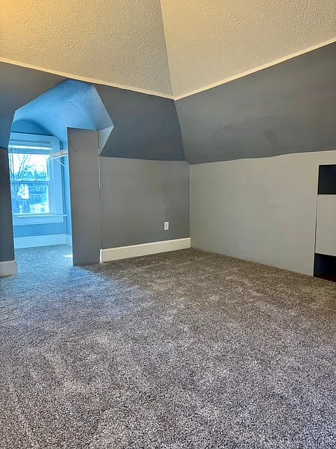 3 bed, 975 sqft, $1,700 — Photo 3
