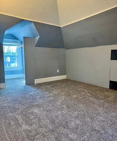 415 8th Ave — Photo 3