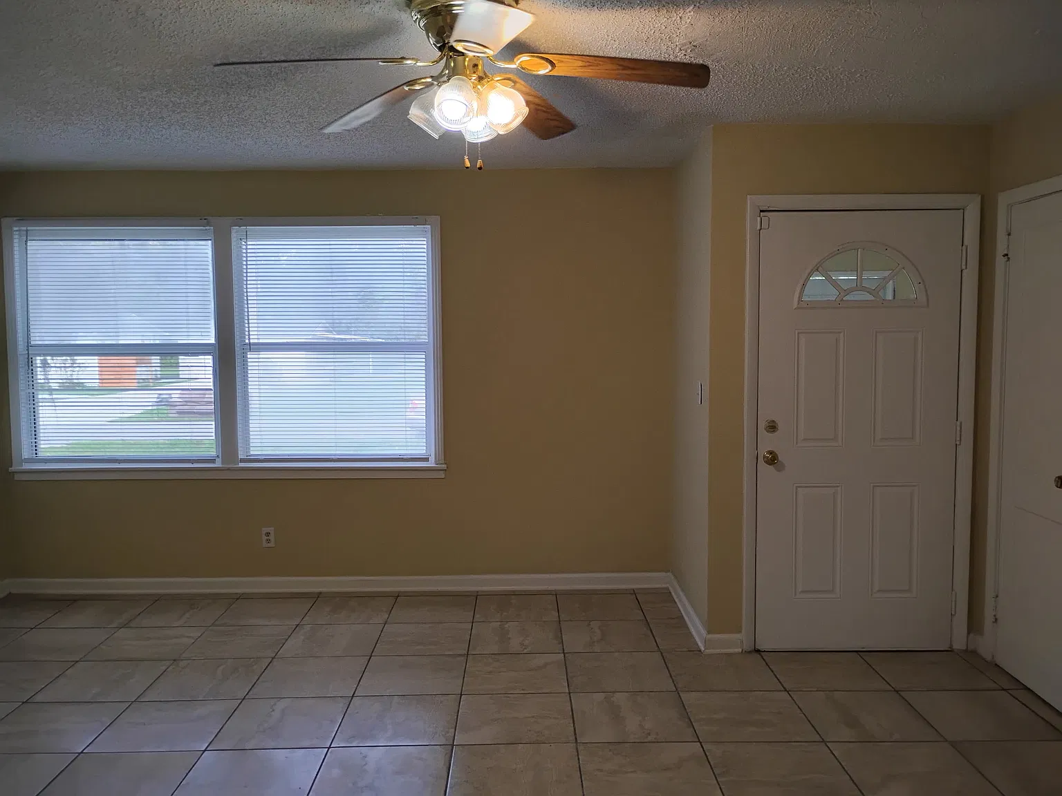 3 bed, 1133 sqft, $1,495 — Photo 4