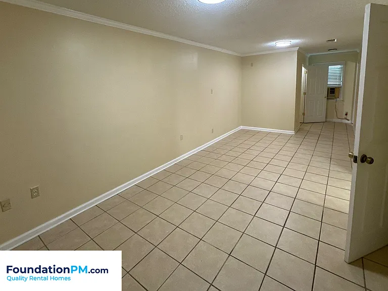 2621 Derbyshire Ave — Photo 11