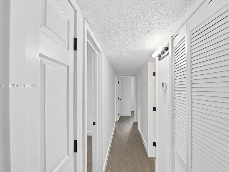 921 NW 5th Ave — Photo 12
