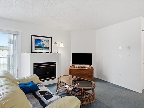 4th image of 3855 11th Ave #313