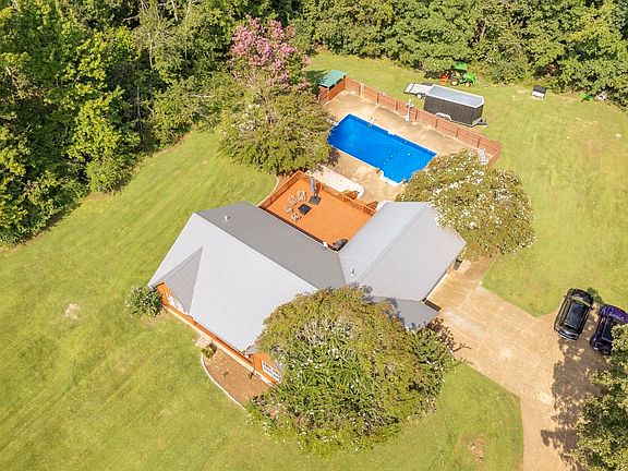 3rd image of 475 Watkins Rd