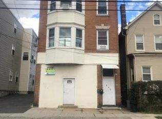943 E Grand St, Elizabeth, NJ 07201