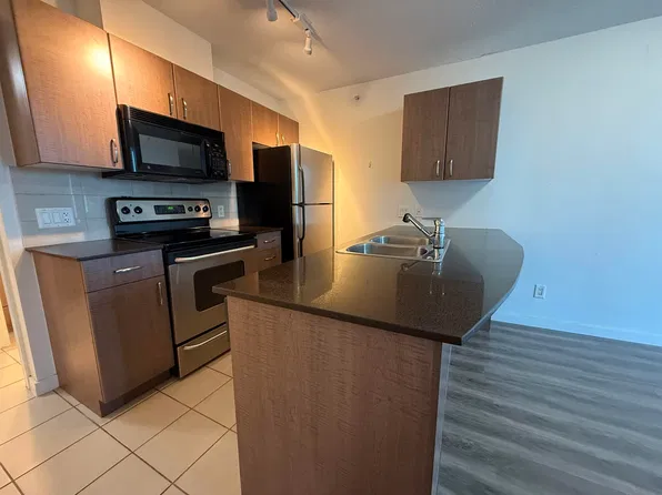 610 Granville St #1212, Vancouver, BC V6C 3T3