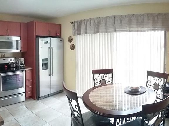 4th image of 999 Soria Ave