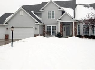 402 Windsor Dr, Metamora, IL 61548