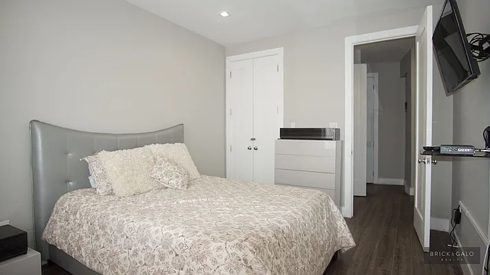 Rented by BRICK & GALO REALTY CORP | media 8