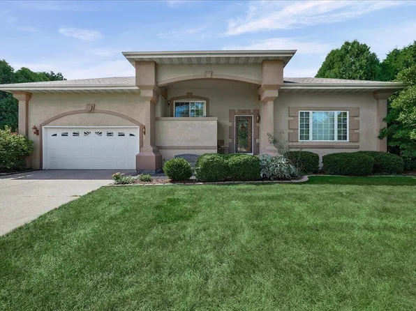 1315 Westbrook Dr, Crown Point, IN 46307