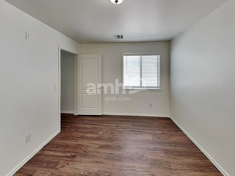 2919 S 71st Dr — Photo 12
