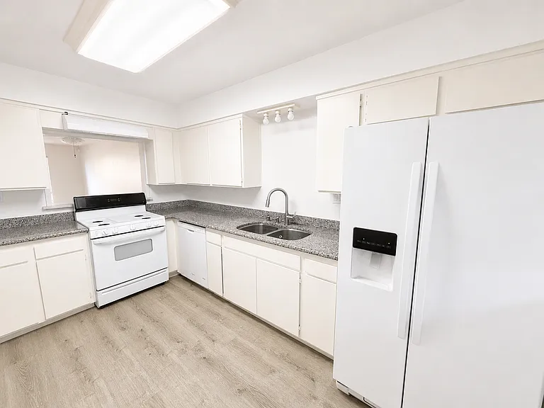 6821 Alvarado Rd #4 — Photo 5
