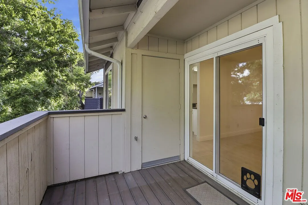 3 bed, 2.0 bath, 1103 sqft, $4,000 — Photo 4
