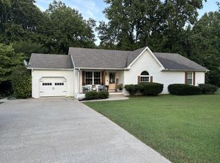 580 Fox Run Ln, Lafayette, TN 37083