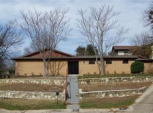 601 Blue Lake Dr, Fort Worth, TX 76103