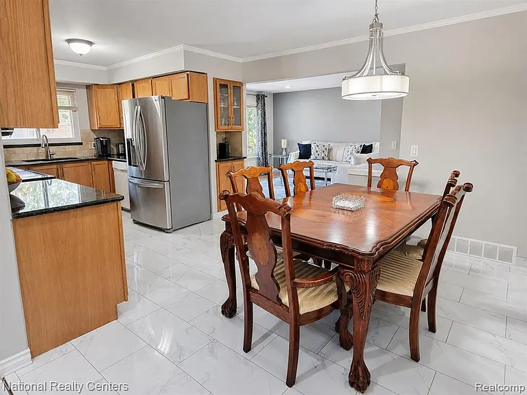 3621 Bates Dr — Photo 8