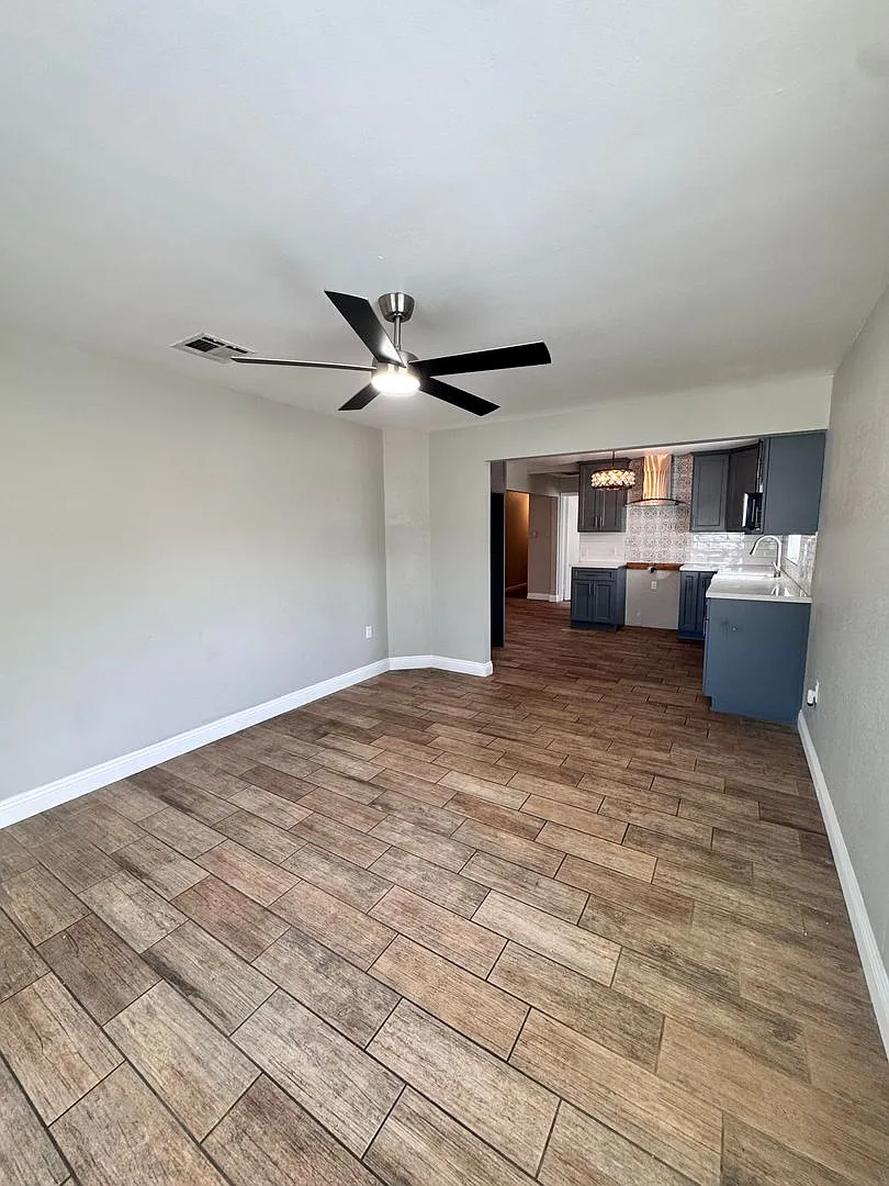 14942 Cerritos Ave, Bellflower — Photo 3