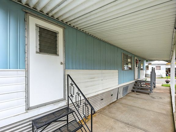 5th image of 404 Southwick Rd #32