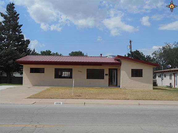 3rd image of 1006 W Hermosa Dr