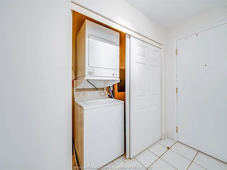 540 Ouellette Ave #5B — Photo 27
