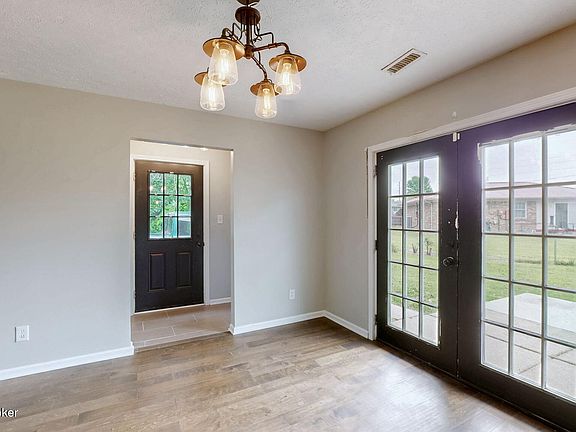 5th image of 10803 Corbin Ct
