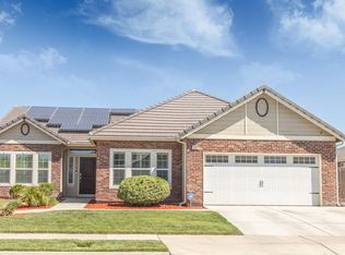 1462 National Dr, Lemoore, CA