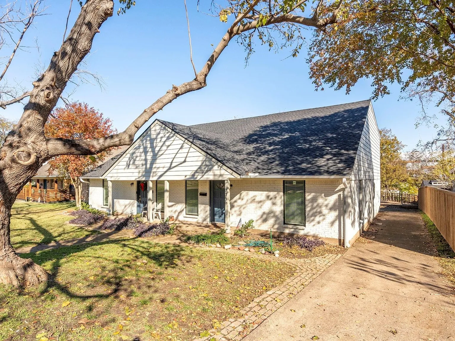 3 bed, 2.0 bath, 1708 sqft, $3,350 — Photo 3