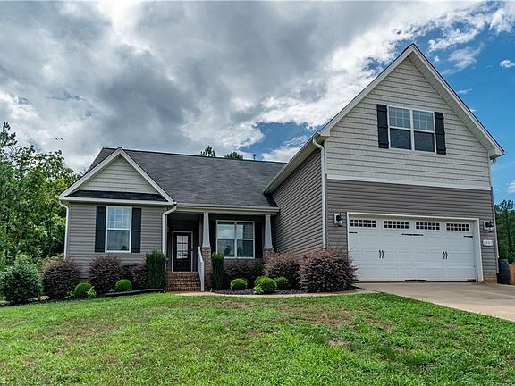 2nd image of 2862 Bingham Dr