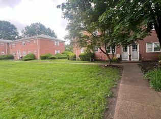 37 Manchester Ct #121, Wayne, NJ 07470