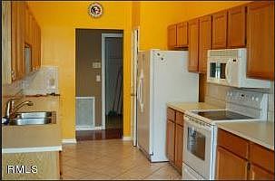 12283 Lacewood Lane - kitchen