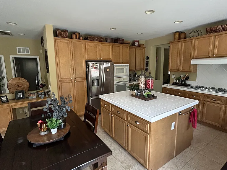 27753 Elderberry St — Photo 7