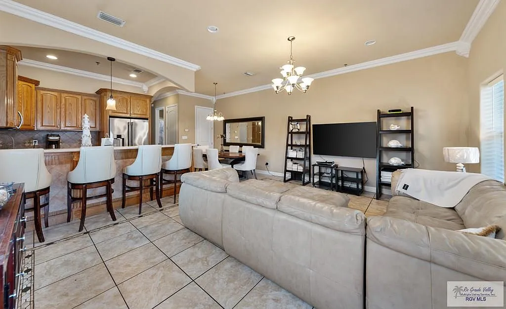2 bed, 2.0 bath, 1084 sqft, $2,150 — Photo 4