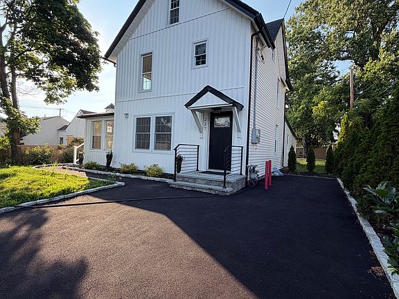 2nd image of 227 N Railroad Ave