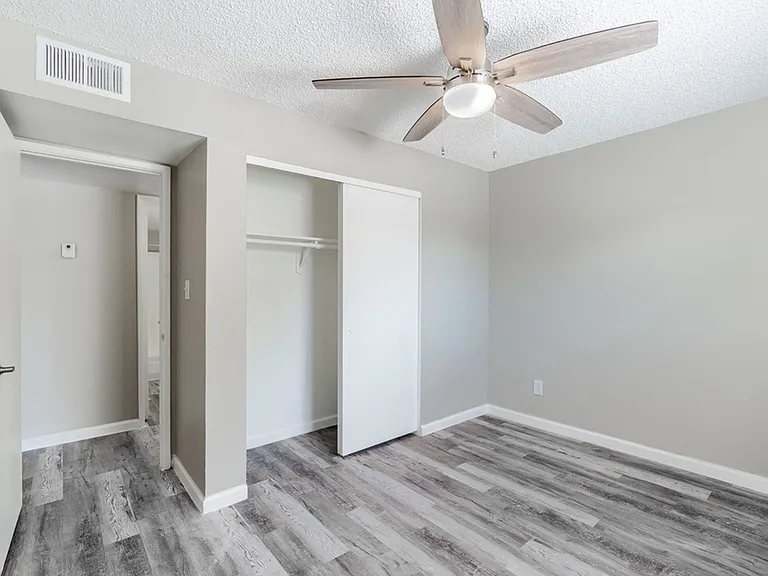 1325 W Guadalupe Rd — Photo 20