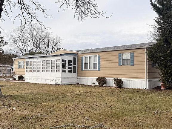 2nd image of 101 Country Ln