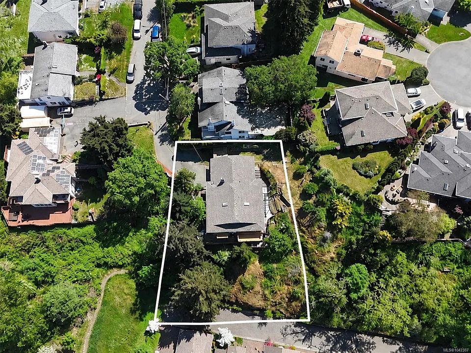 1st image of 1071 Hyacinth Ave